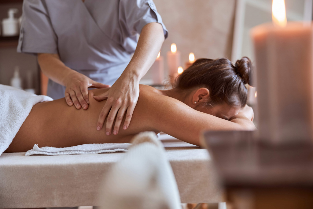 young-atractive-female-massage-salon-is-having-beauty-healthcare-procedures (1).jpg